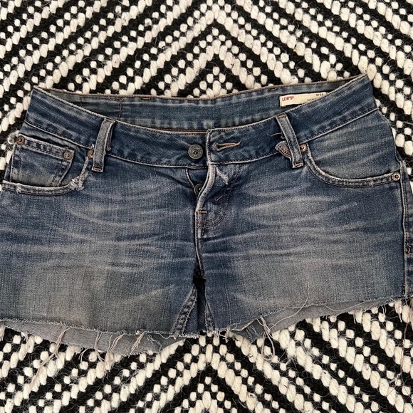 Vintage Levi Jeans cut off shorts - Picture 1 of 7